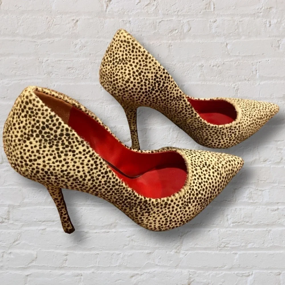 Charles Jourdan animal print pointy toe heels Size: 6